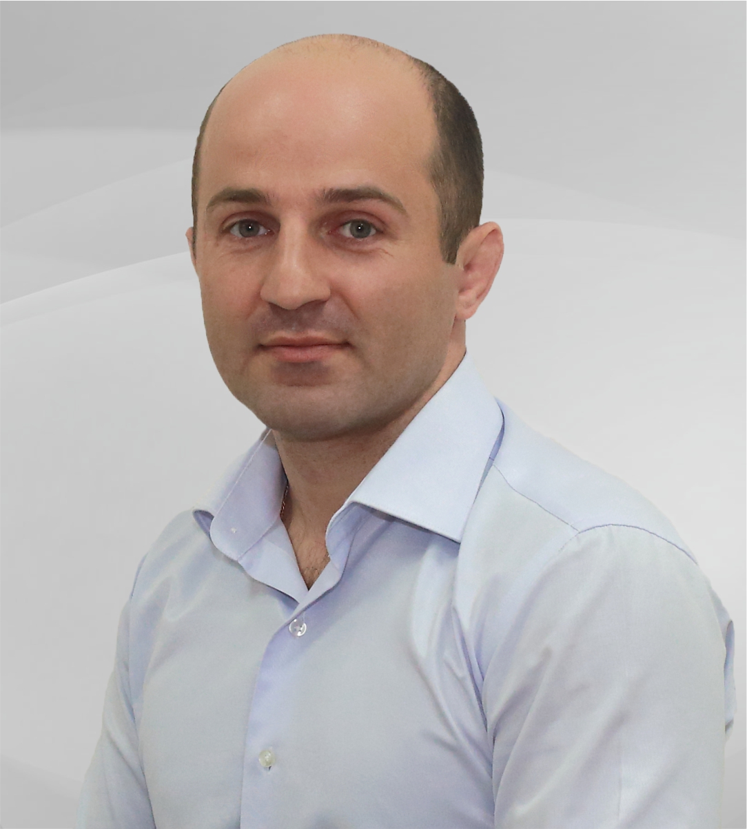 Аветисов Рафаэль Рафаэльевич.